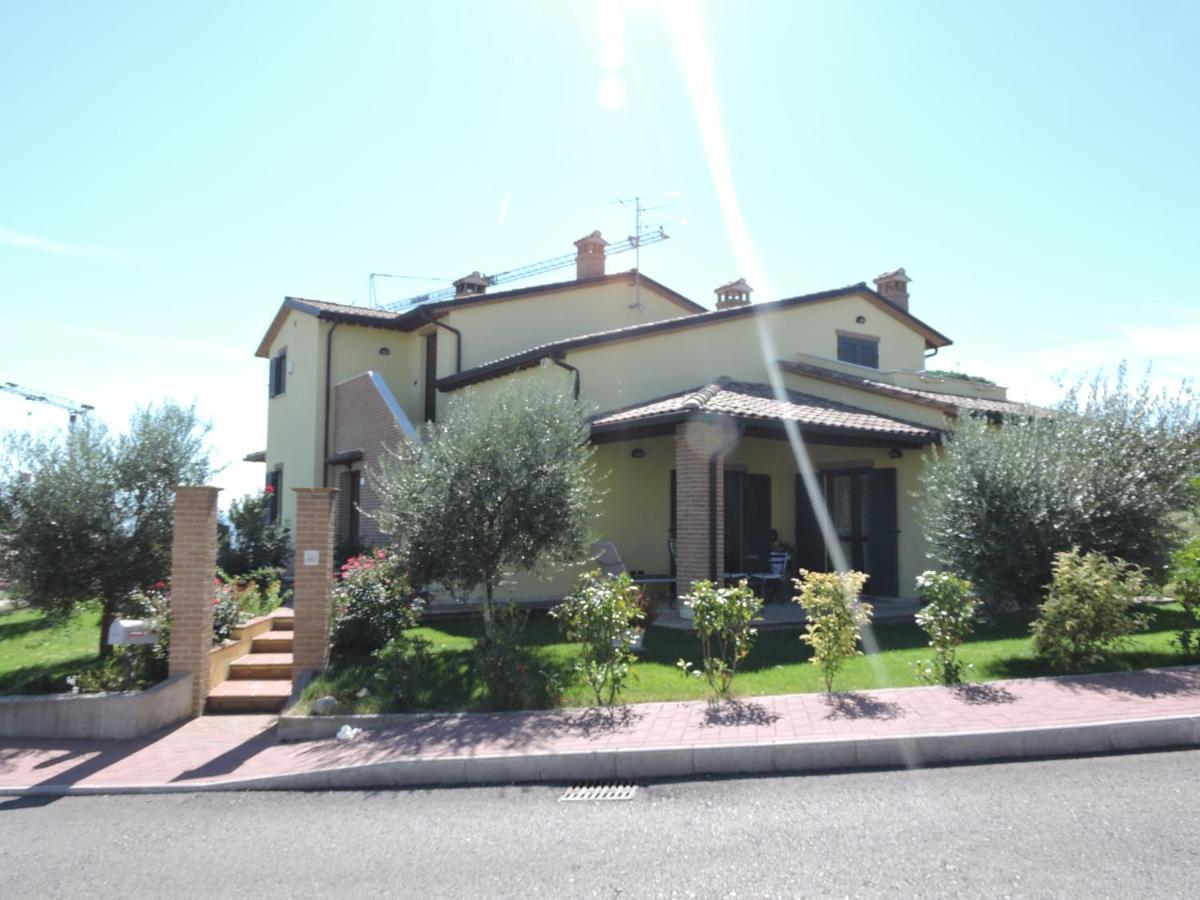 La Casa Di Marco E Lorella Fratta Todina ภายนอก รูปภาพ