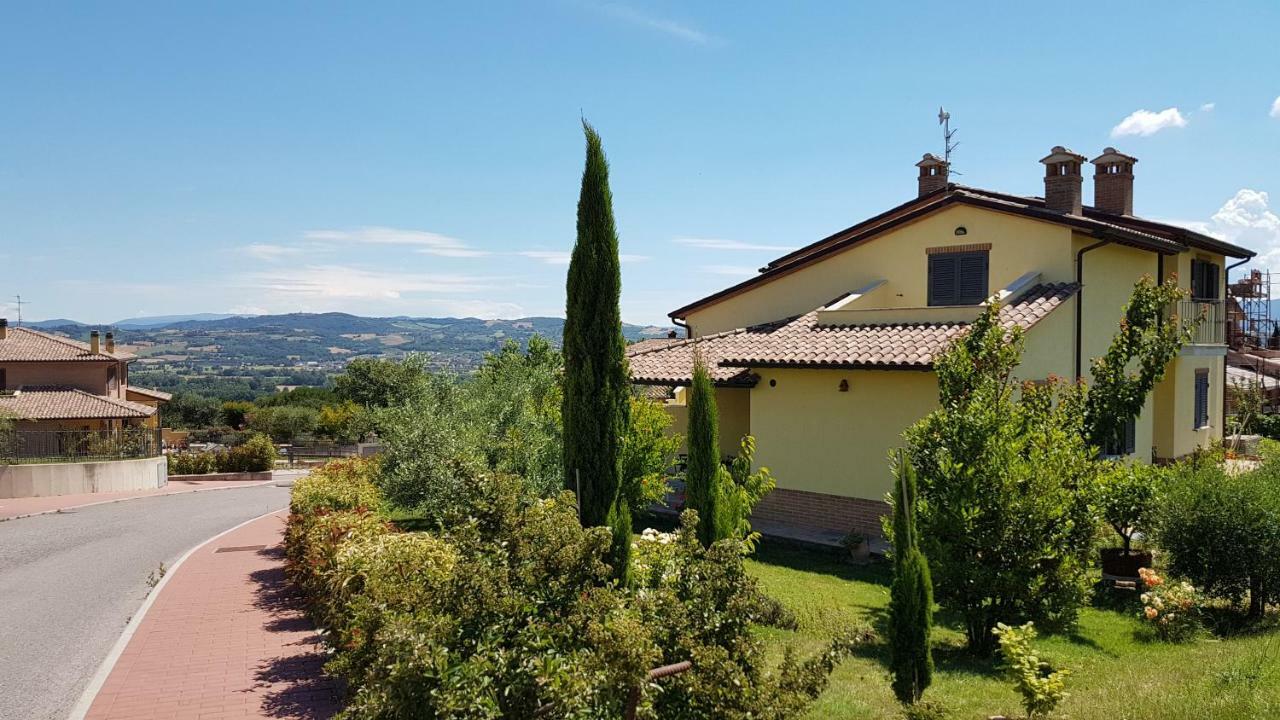 La Casa Di Marco E Lorella Fratta Todina ภายนอก รูปภาพ